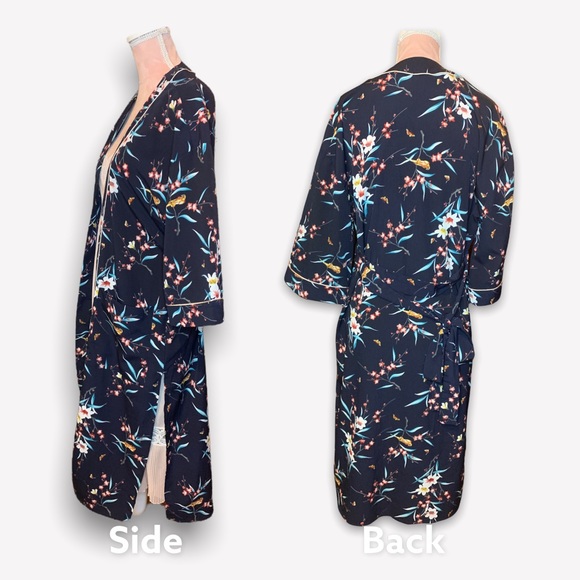 ✨HOST PICK✨Floral kimono | robe - Picture 2 of 4
